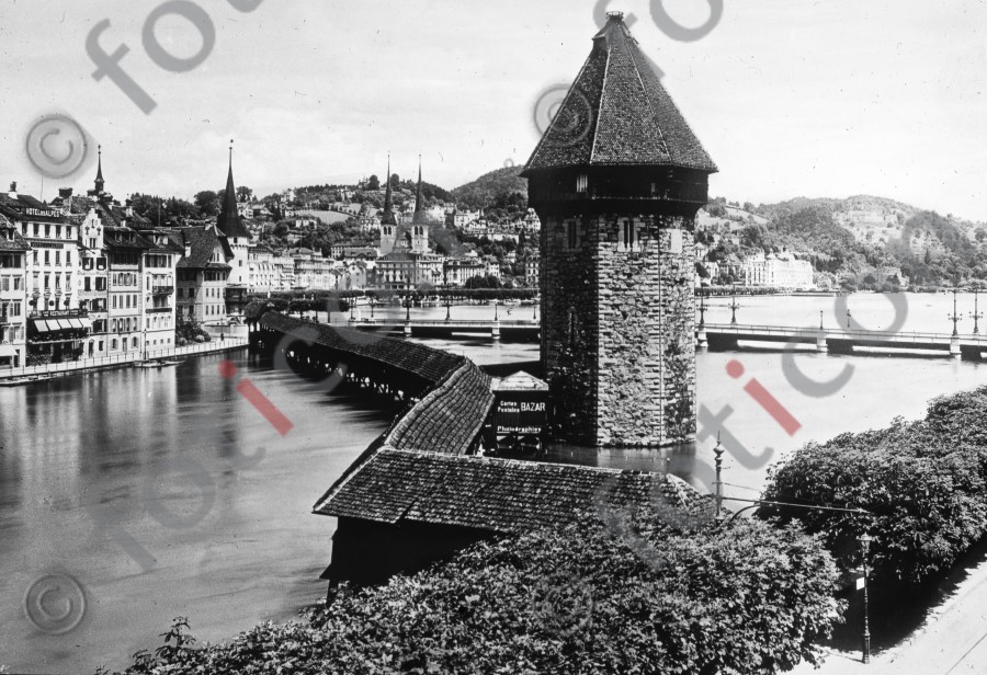 Luzern. Wasserturm | Lucerne. Water Tower - Foto foticon-simon-021-007-sw.jpg | foticon.de - Bilddatenbank für Motive aus Geschichte und Kultur
